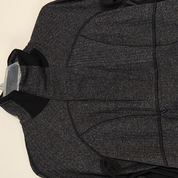 Lululemon Base Runner Half Zip size 10 - Picture 4 of 15